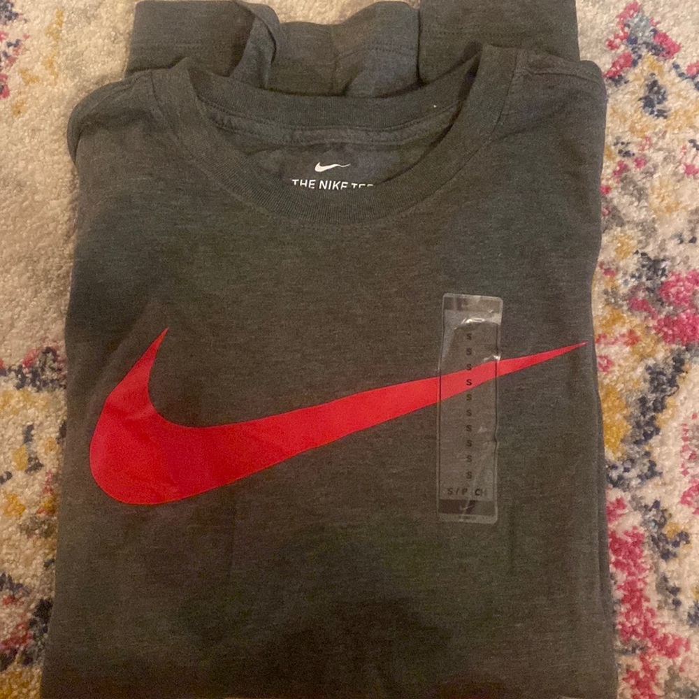 MENS NIKE TSHIRT